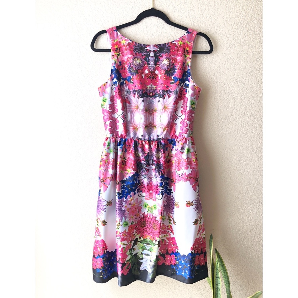 5 for $25 ⭐️ Floral Fit & Flare Dress